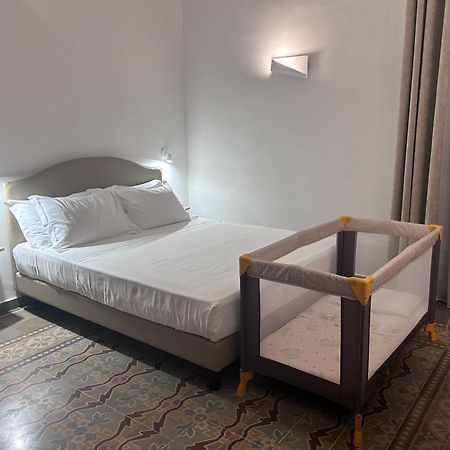 Ducas Rooms And Suite Lascari Ngoại thất bức ảnh