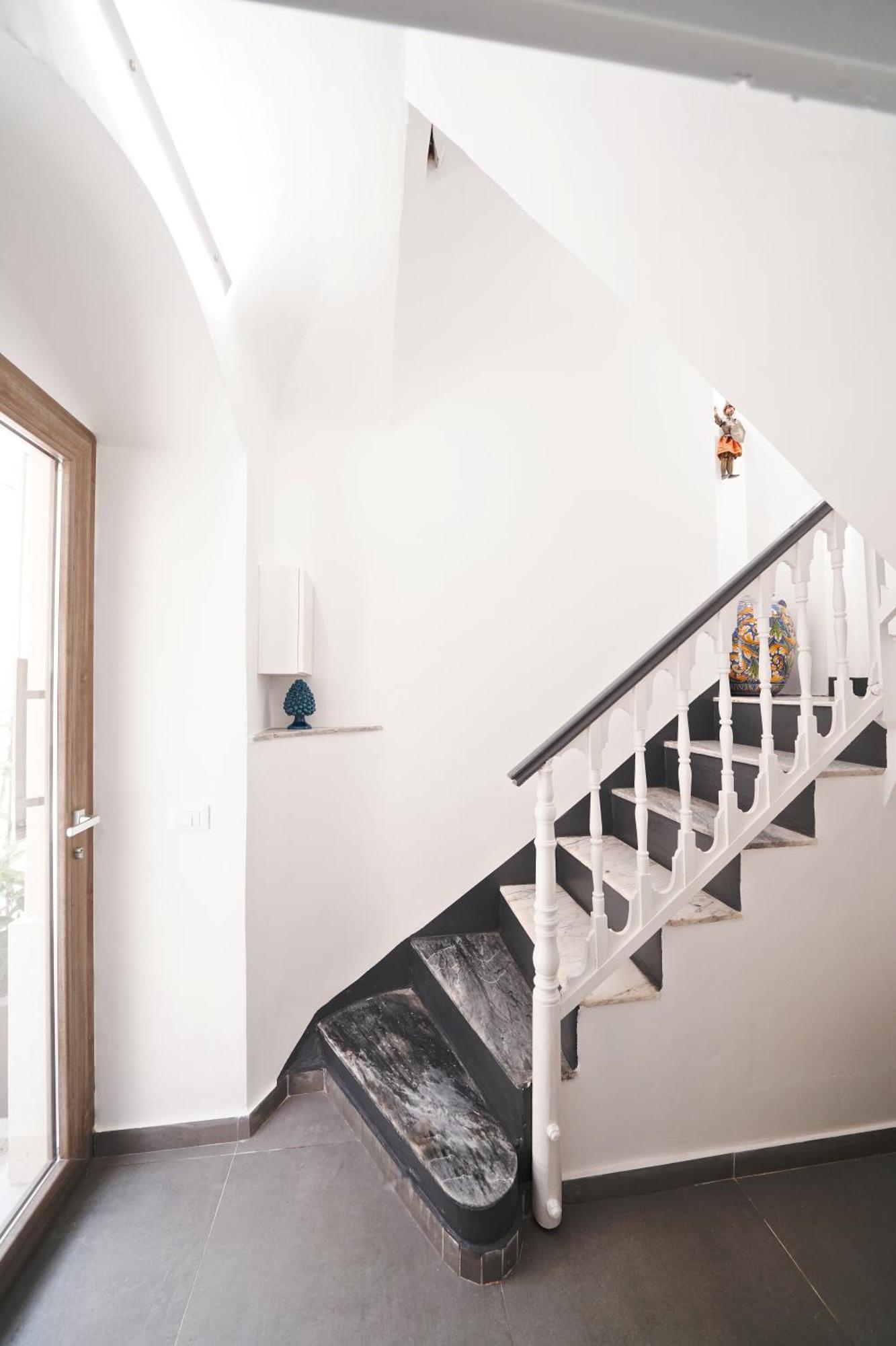 Ducas Rooms And Suite Lascari Ngoại thất bức ảnh