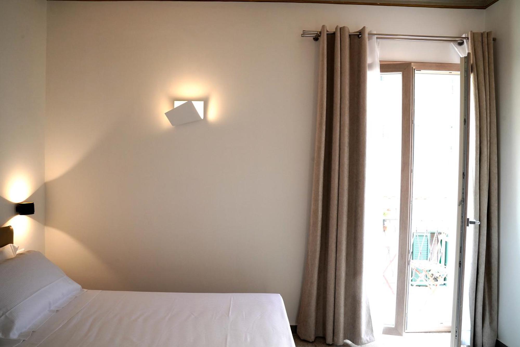 Ducas Rooms And Suite Lascari Ngoại thất bức ảnh