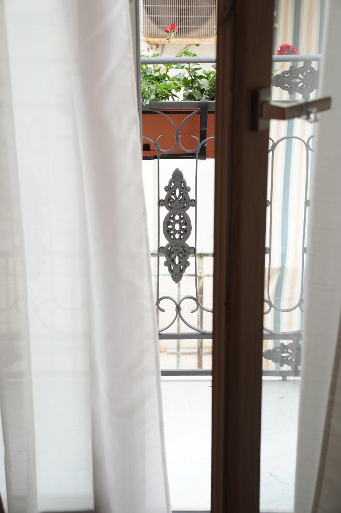 Ducas Rooms And Suite Lascari Ngoại thất bức ảnh