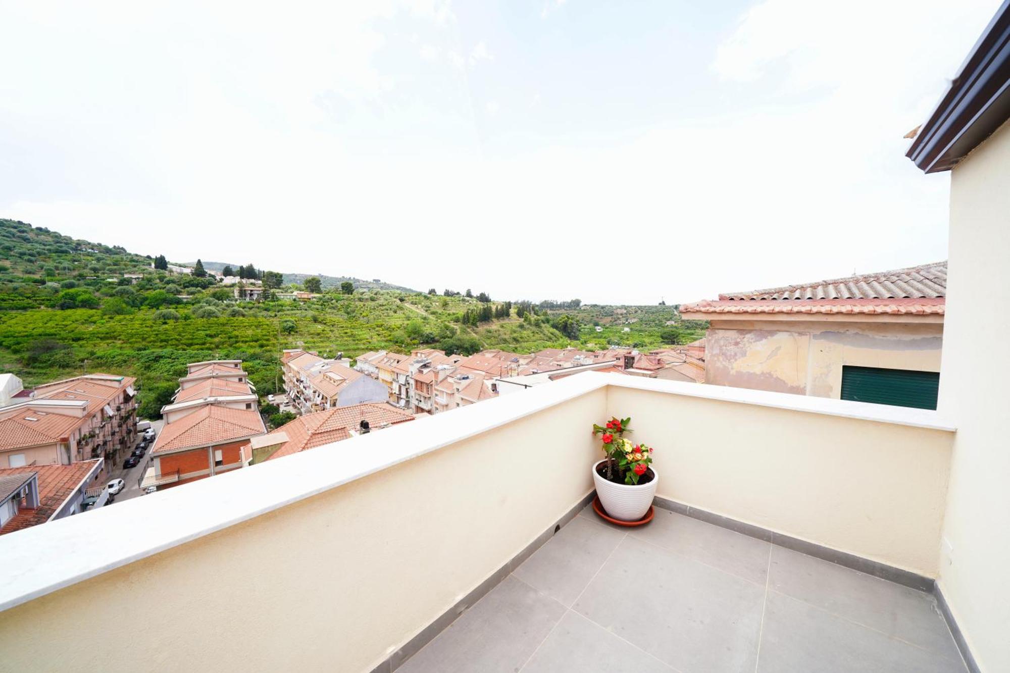 Ducas Rooms And Suite Lascari Ngoại thất bức ảnh