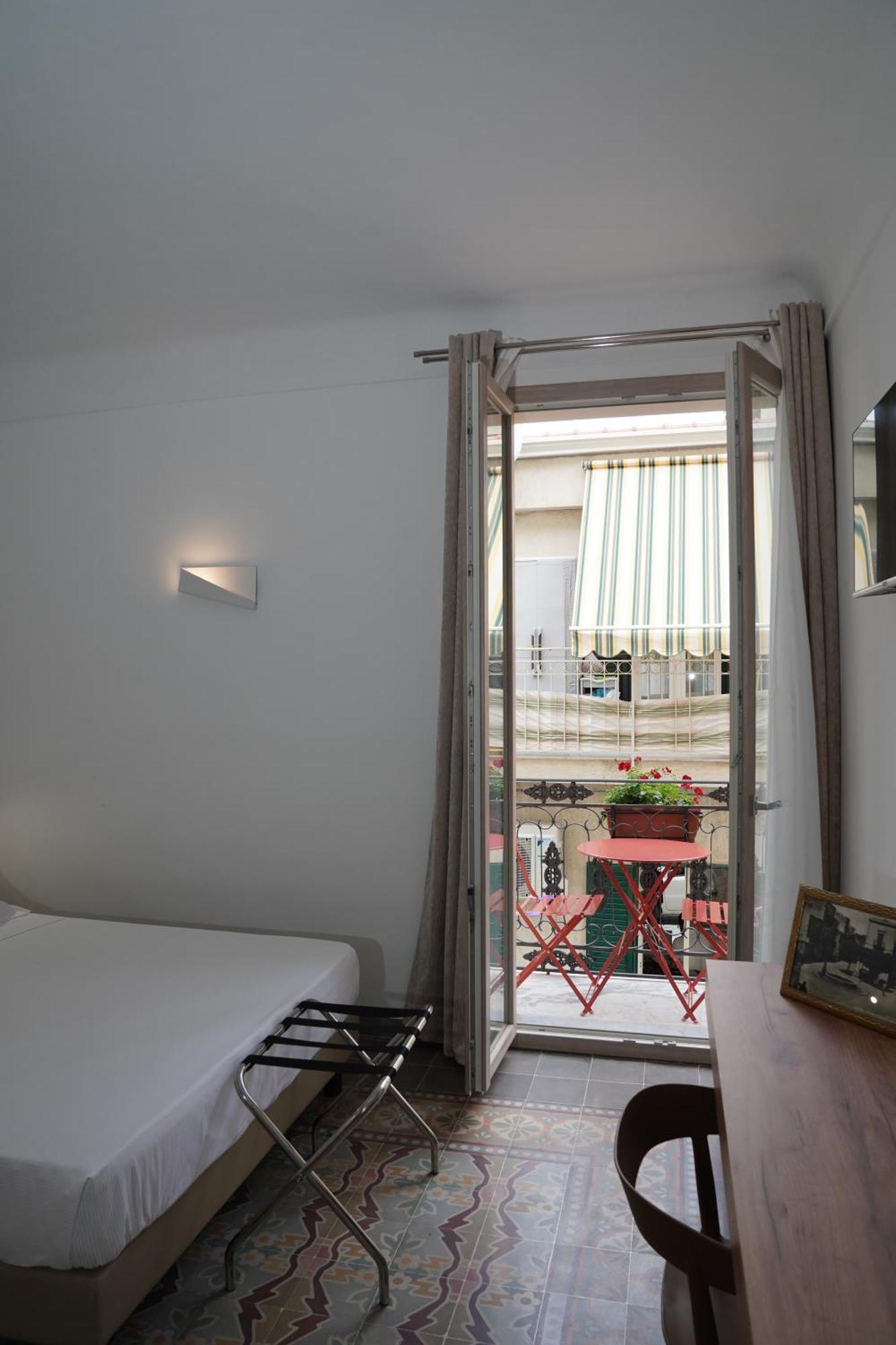 Ducas Rooms And Suite Lascari Ngoại thất bức ảnh
