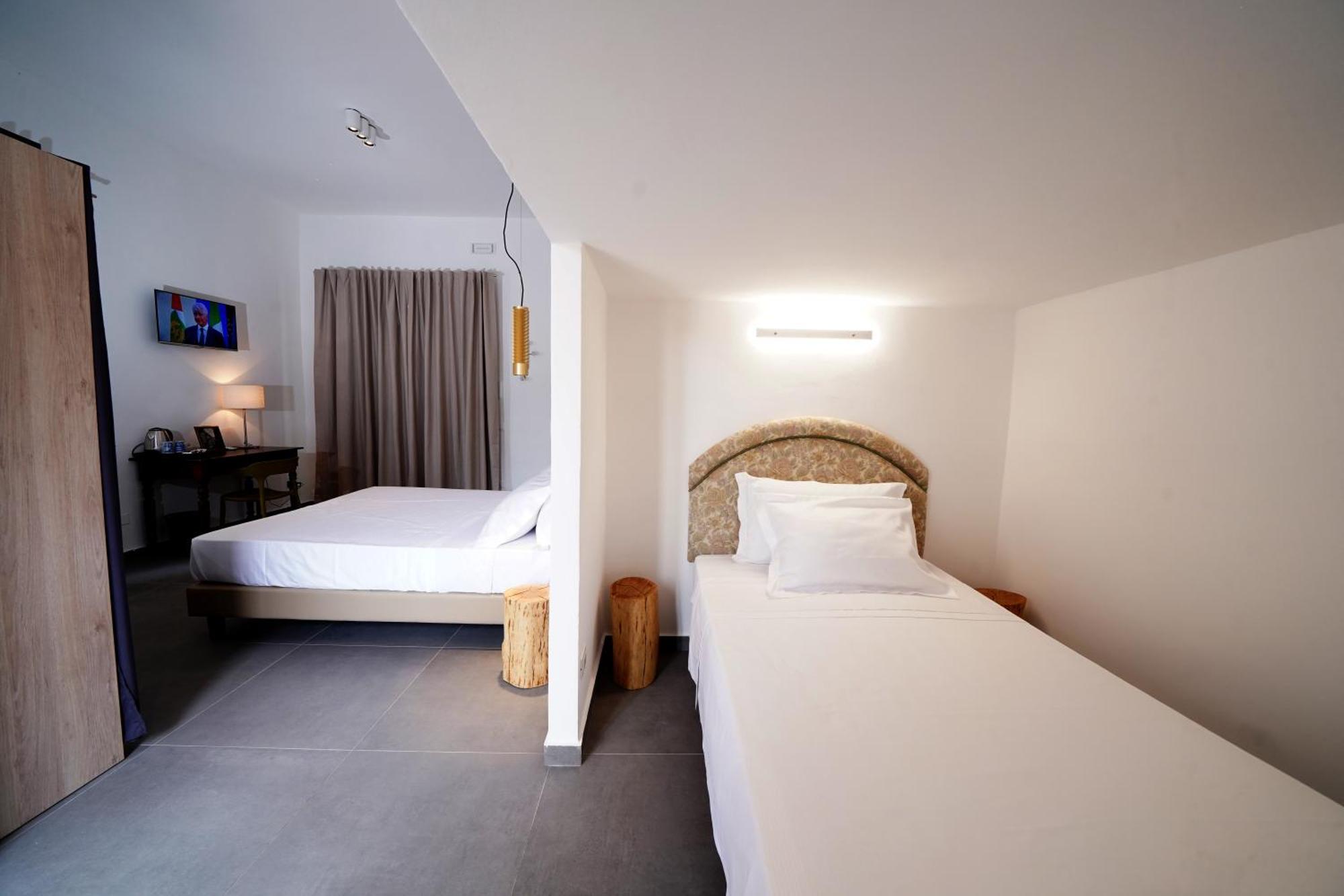 Ducas Rooms And Suite Lascari Ngoại thất bức ảnh